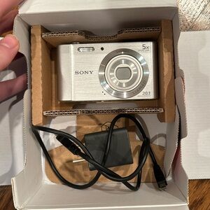 Digital Camera (SONY Cybershot DSC-W800)